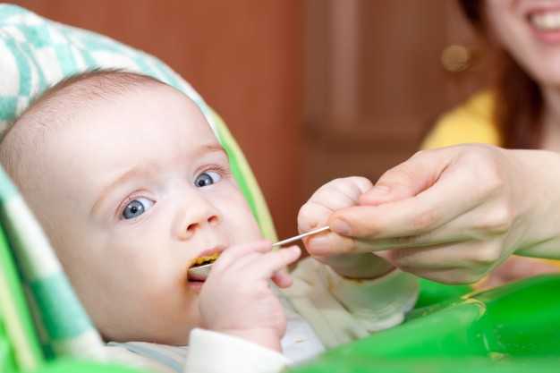 bebeklerde ek gıdaya geçiş nasıl olmalı?