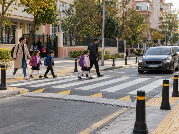 İstanbul'da güvenli okul geçişi İstanbul'da okul çevresinde güvenli yaya geçişi